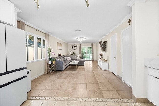 Building Photo - 11377 Gaynor Ave