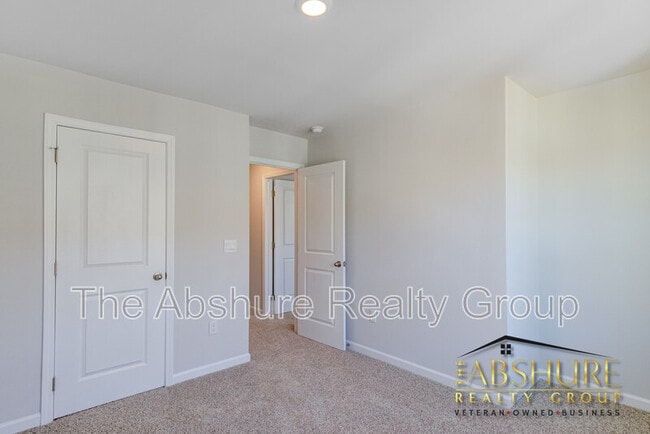 Building Photo - 507 Flat Ford Rd