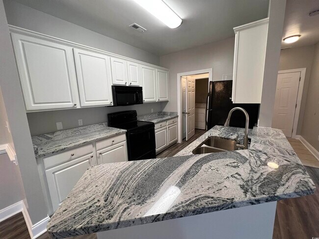 Building Photo - 2057 Silvercrest Dr