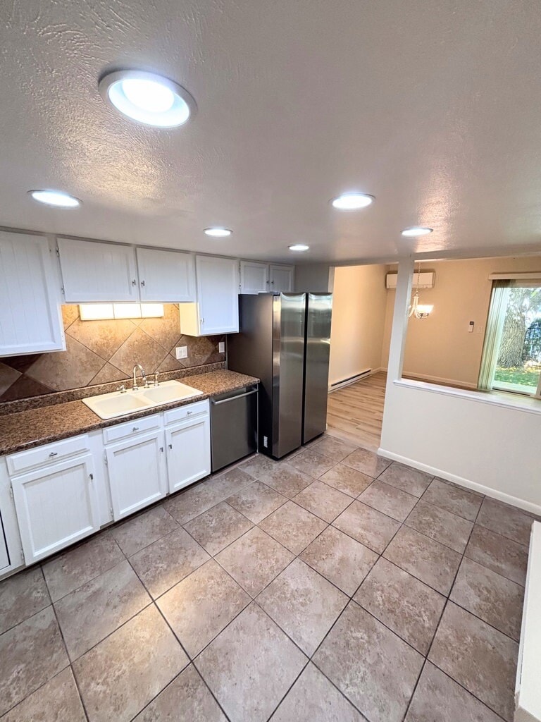 Building Photo - 13933 E Oxford Pl