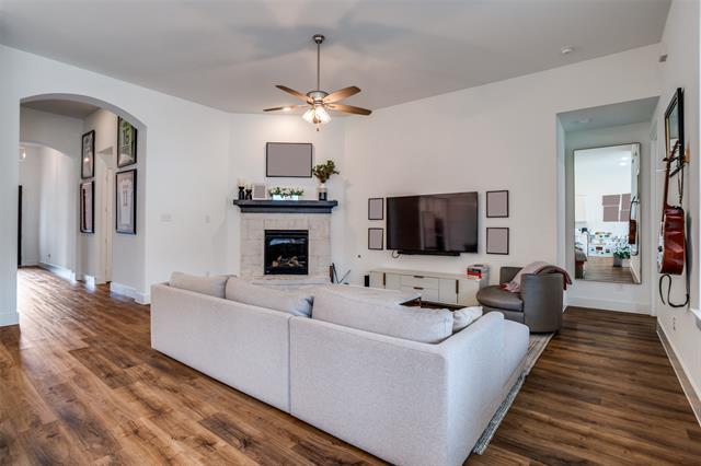 Building Photo - 1308 Bluebonnet Ln