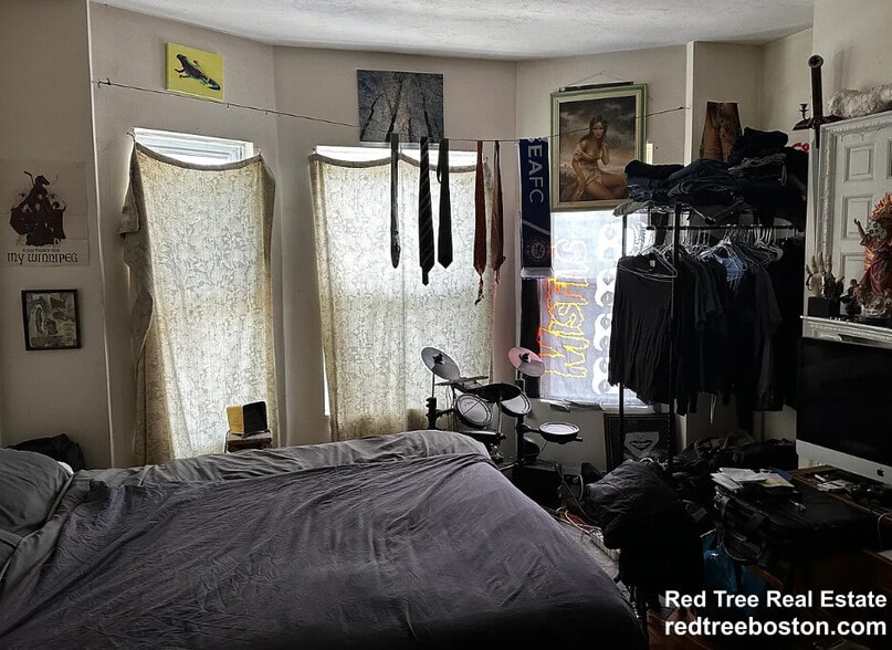 Building Photo - 40 Hooker St