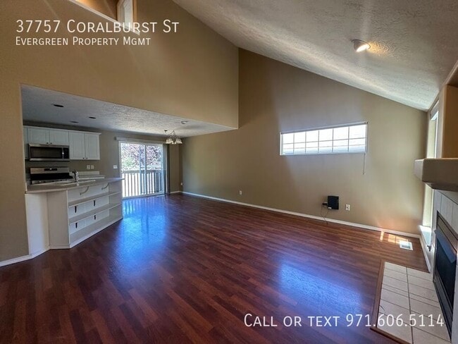 Building Photo - 37757 Coralburst St