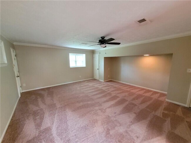 Building Photo - 2800 Davis Rd