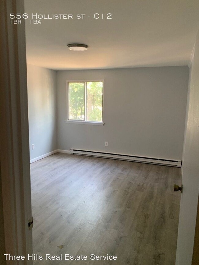 Building Photo - 446-556 Hollister St