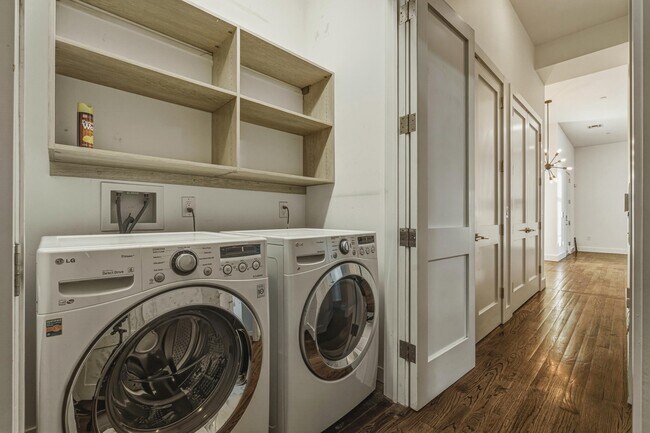 Building Photo - 304 Pavonia Ave