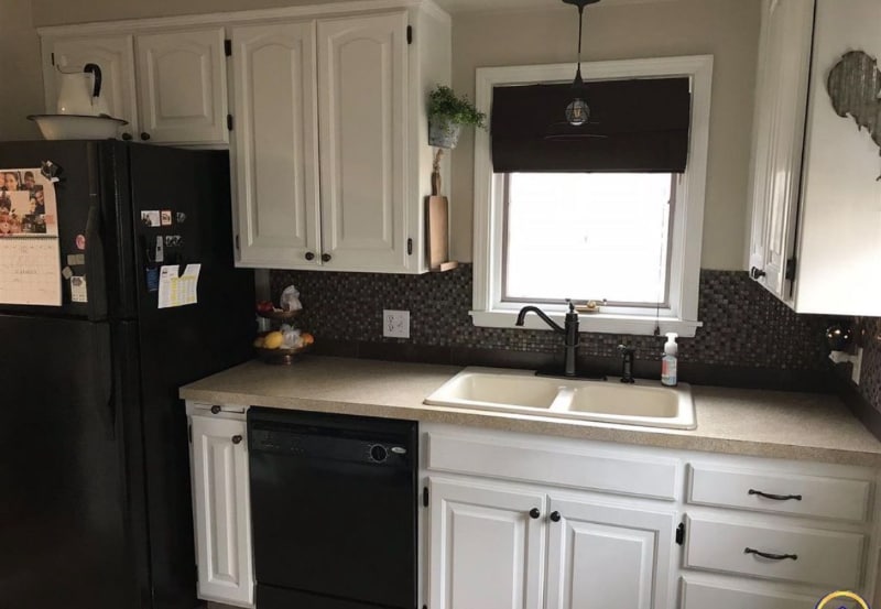 Building Photo - 800 SW High Ave