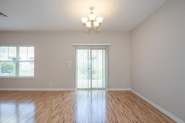 Building Photo - 1620 Bryant Dr