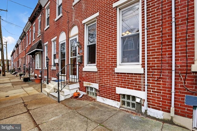 Building Photo - 818 Belgrade St