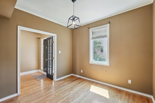 Building Photo - 4040 Avondale Ave