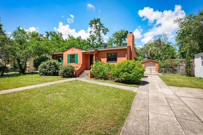 Building Photo - 4622 Redwood Ave