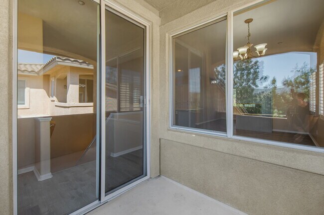 Building Photo - 3183 Dehesa Rd