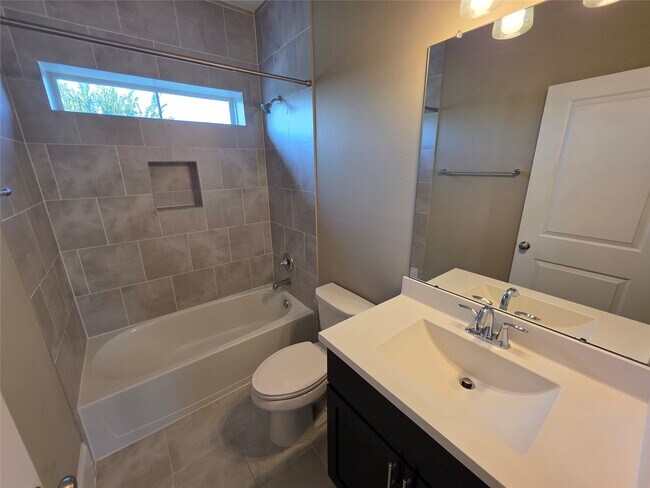 Building Photo - 4315 Schuler St