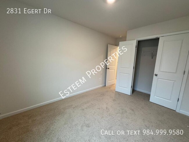 Building Photo - 2831 Egert Dr