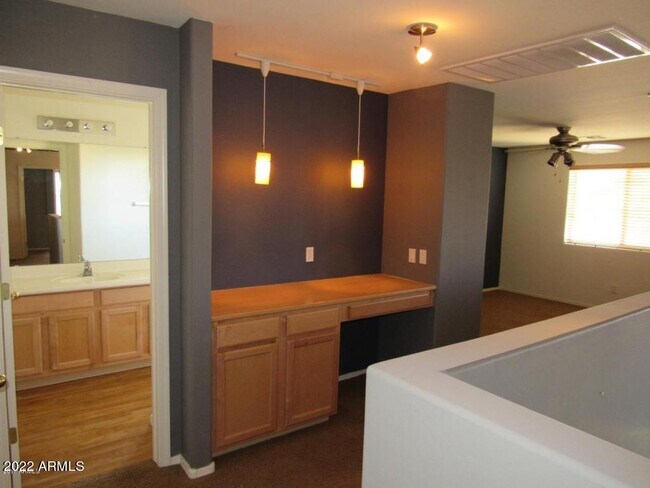 Building Photo - 1927 W Fruit Tree Ln