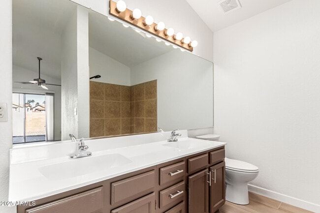 Building Photo - 768 S Martinique Dr