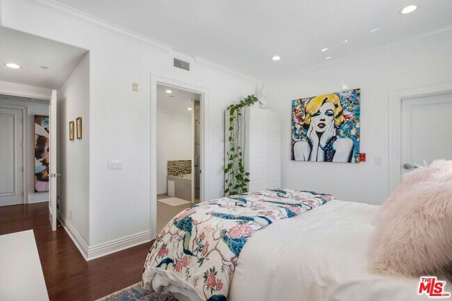 Building Photo - 1316 Amherst Ave