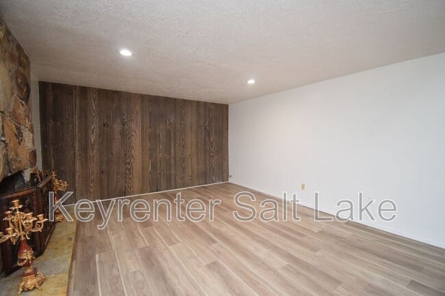 Building Photo - 3582 E Mardonna Way