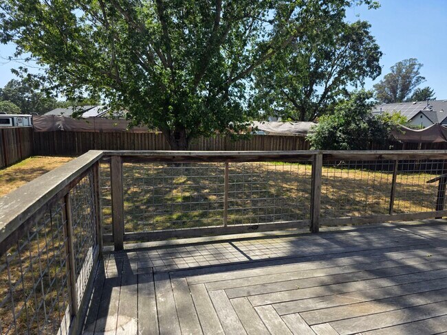 Building Photo - 780 W Cotati Ave