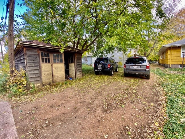 Building Photo - Remodeled Home near U of M! Must See 5BD/2BA Property!