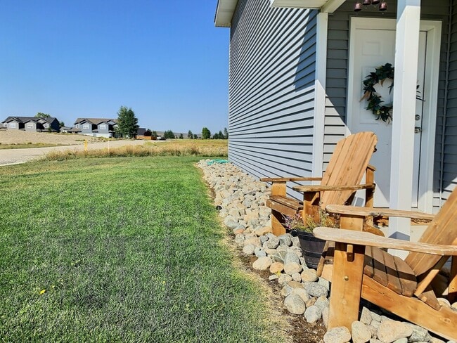 Building Photo - 390 Colter Loop