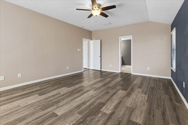 Building Photo - 16218 Bunker Ridge Rd