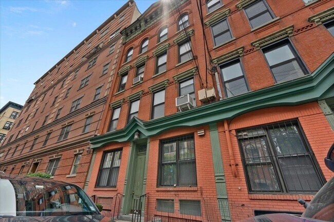 Building Photo - 159 Newark St.