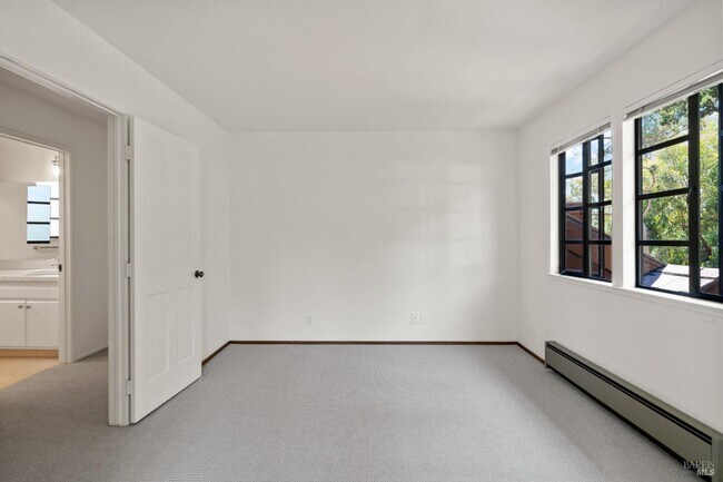 Building Photo - 45 Wimbledon Way