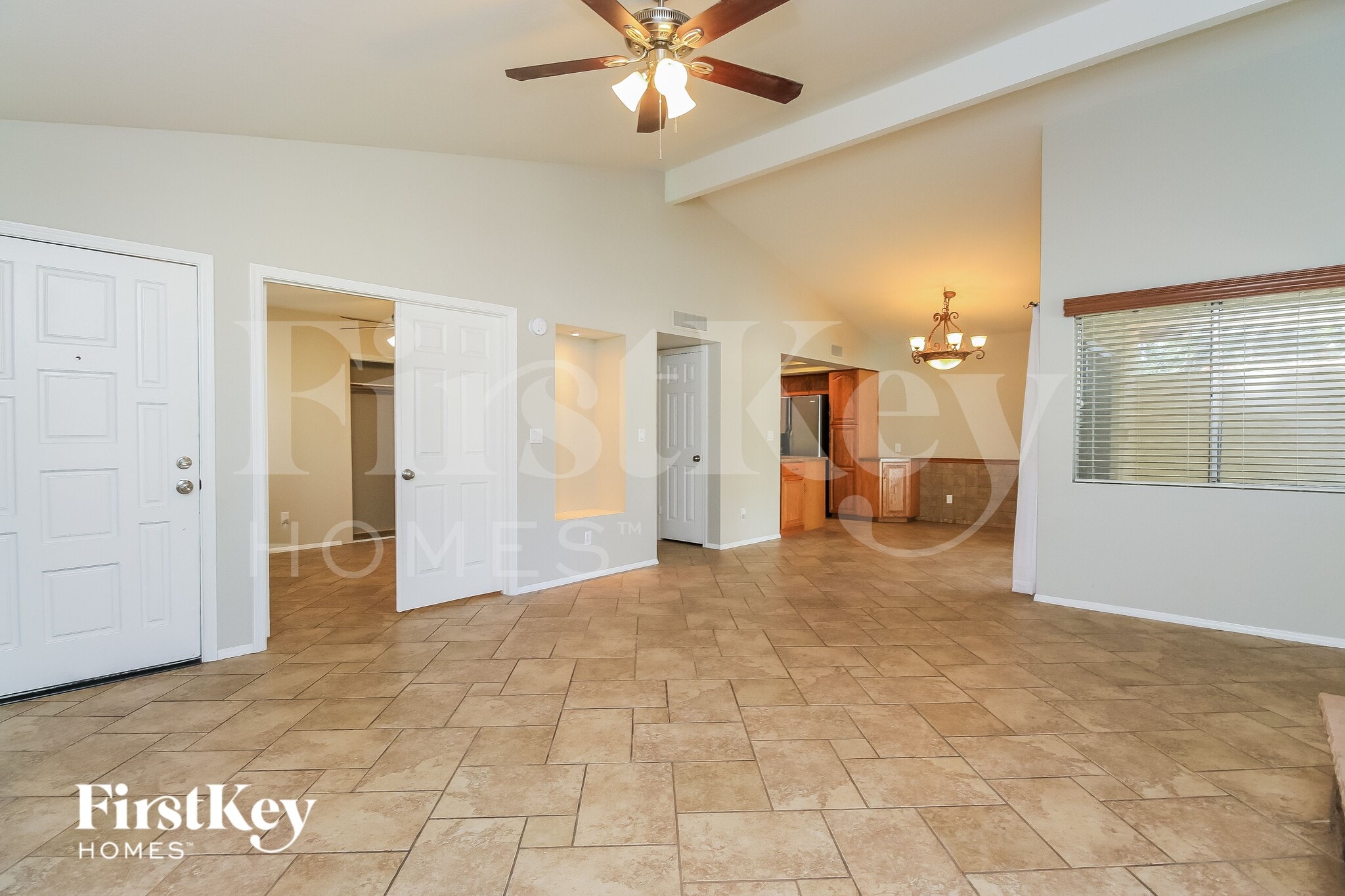 Building Photo - 1388 N Santa Anna Ct