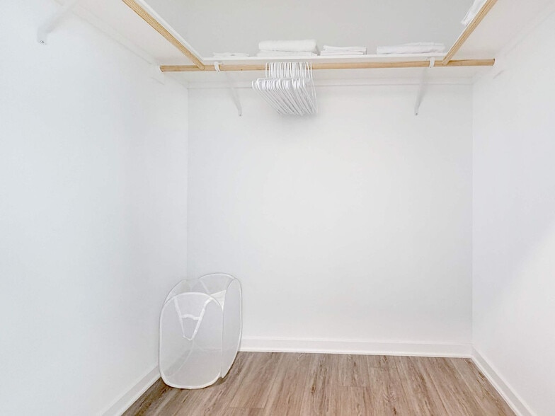 Building Photo - 12122 54th Dr E