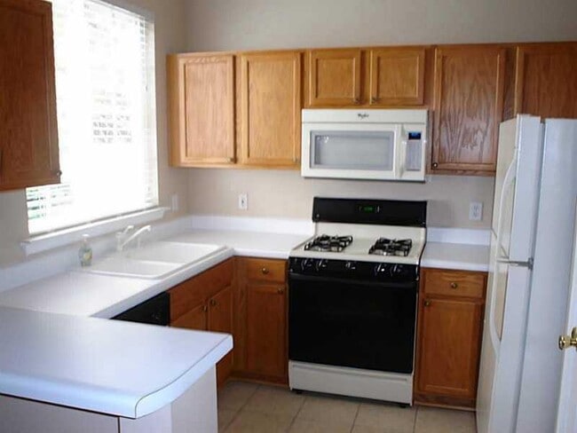 Building Photo - 972 Windcroft Cir NW