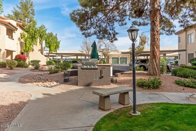 Building Photo - 7008 E Gold Dust Ave