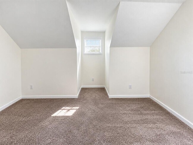 Building Photo - 16013 Stags Leap Dr