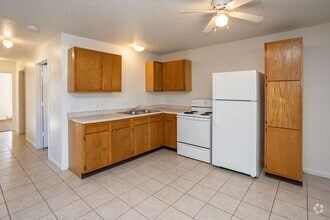Building Photo - 3 Bedroom, Single-story Townhomes for rent...