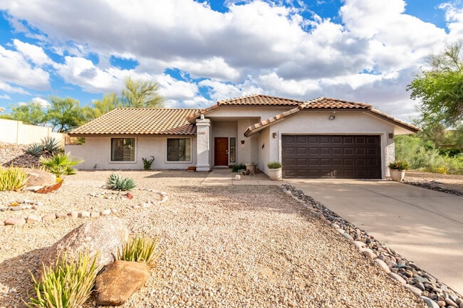 Building Photo - 15647 E Richwood Ave