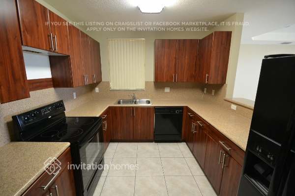Building Photo - 8920 SW 228th Ln