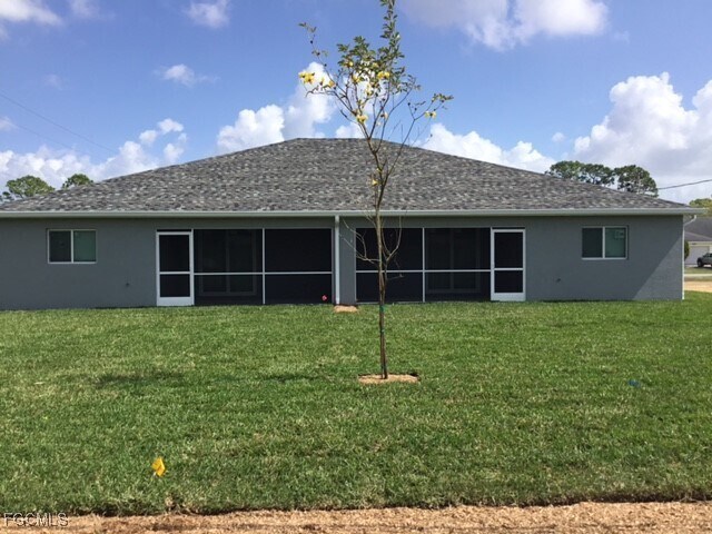 Building Photo - 530 NE 25th Ave