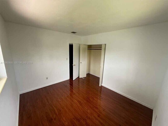 Building Photo - 1260 NE 200th Terrace