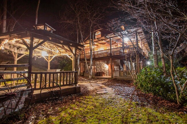 Building Photo - 195 Black Bear Dr