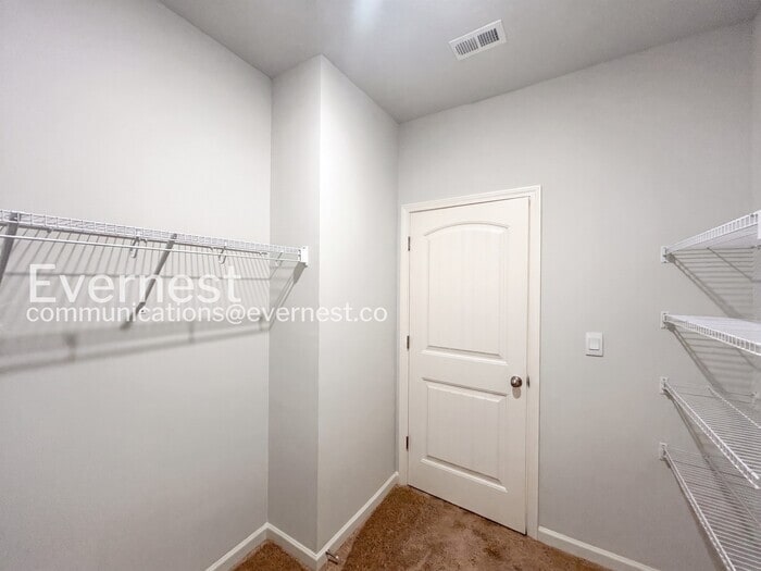 Building Photo - 8329 Gum Pond Dr