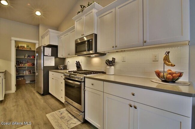 Building Photo - 13373 N Loveland Way