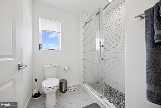 Building Photo - 1617 Ridge Ave