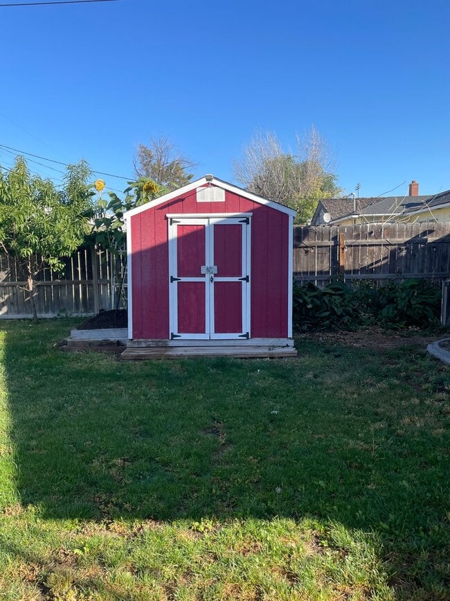 Building Photo - Updated 3 Bedroom 1 Bath home of Rent!!