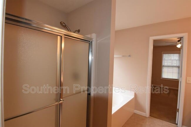 Building Photo - 89 Person Ct