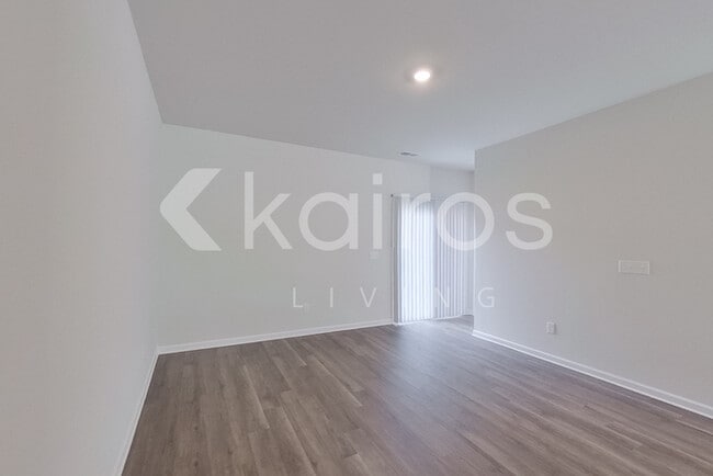 Building Photo - 2579 Banyon Cir