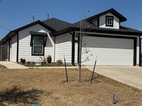 Building Photo - 225 Graver St