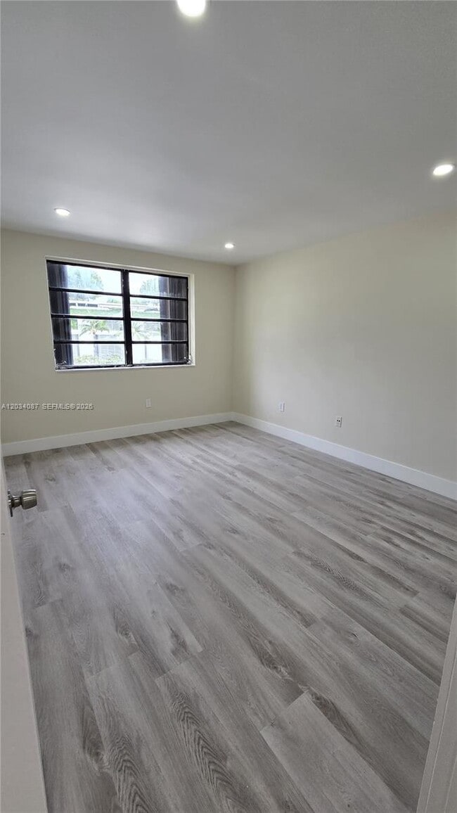 Building Photo - 9124 Collins Ave