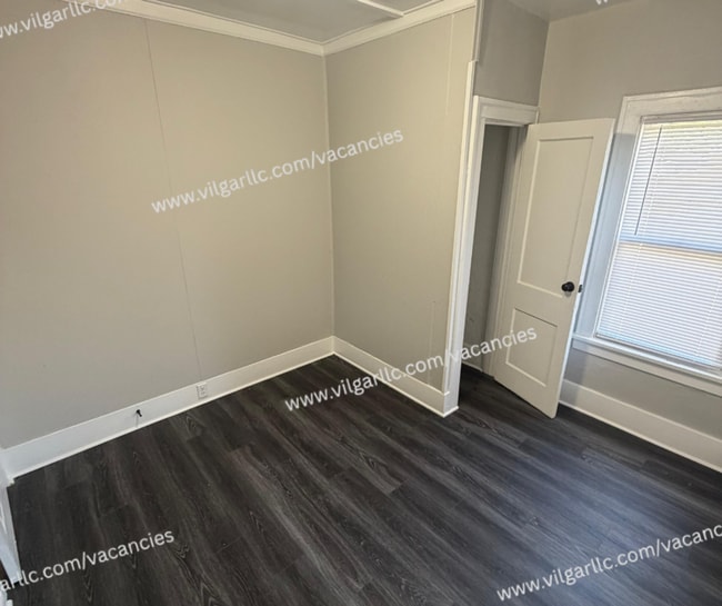 Building Photo - Newly Renovated 3 - Bedrooms • 1-Bathroom Home