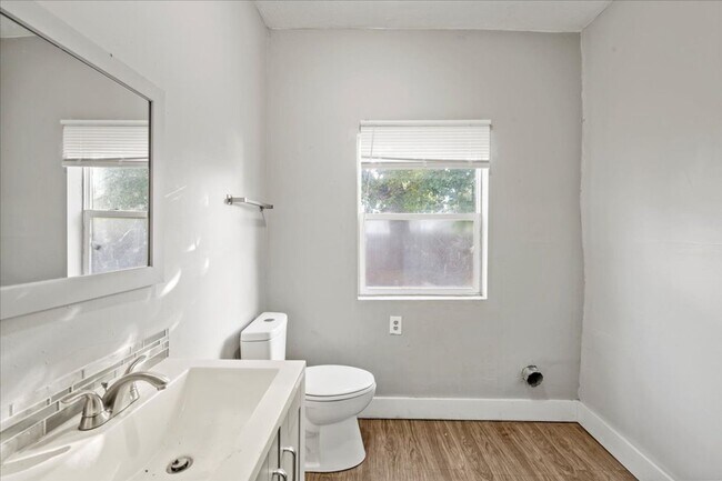 Building Photo - 1119 N Dearborn St