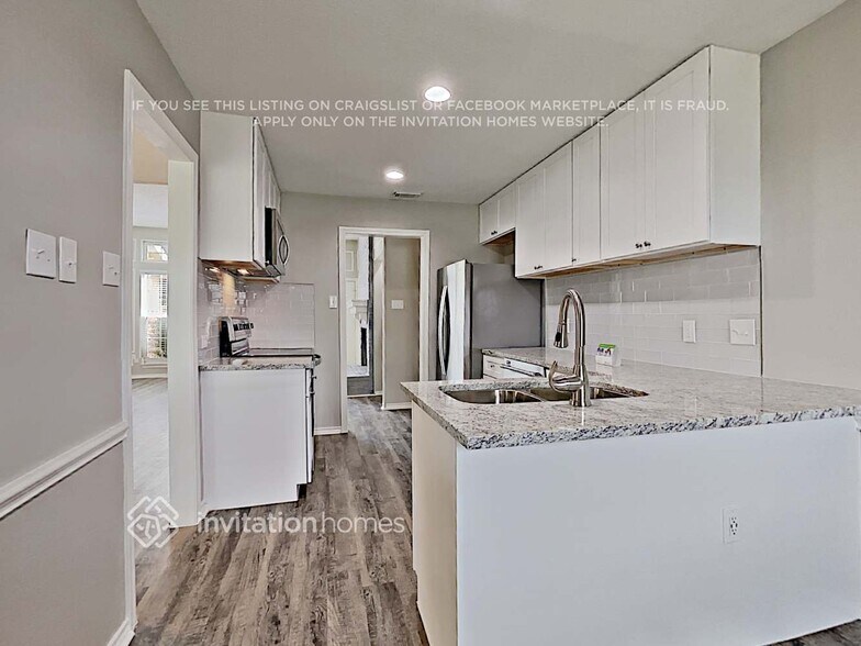 Building Photo - 22 Alamosa Dr